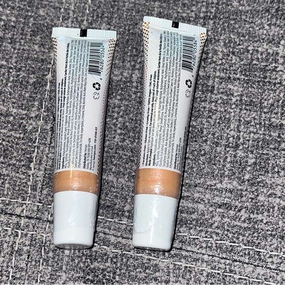 New hempz glow getter lip gloss. Set of 2 - Picture 2 of 2